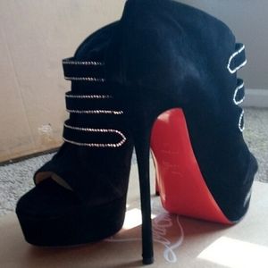Red bottom (Christian  Louboutin)